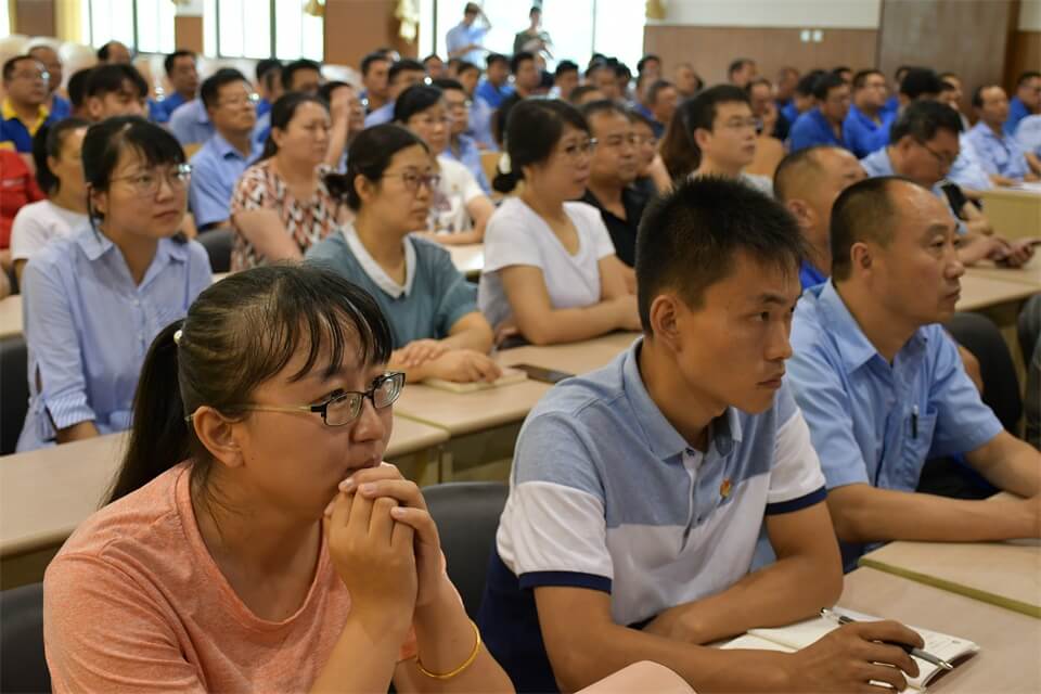 聆聽(tīng)先進(jìn)事跡，激發(fā)工作熱情(圖5)